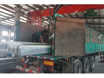 <b>山西用户13000米yx75-200-600楼承板第二批已发货</b>